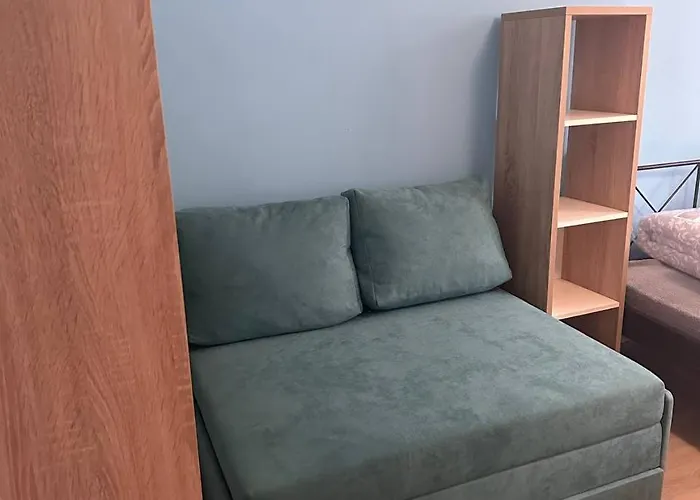 біля залізничного вокзалу вулиця олени степанівни 33б Apartamento