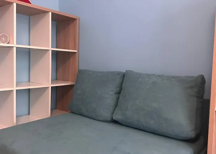 біля залізничного вокзалу вулиця олени степанівни 33б Apartamento *