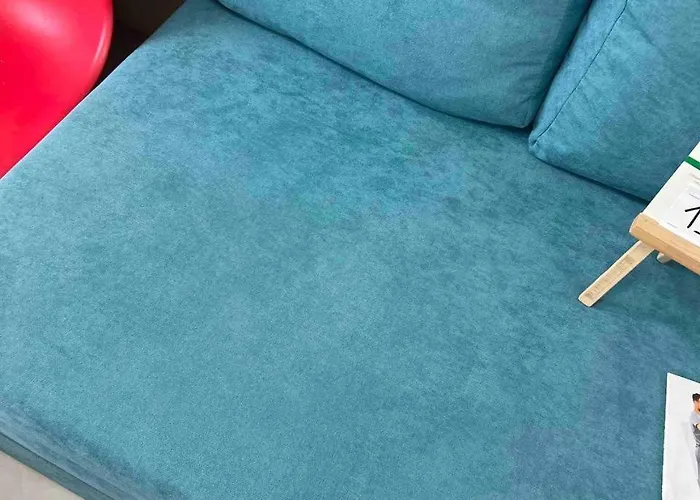 біля залізничного вокзалу вулиця олени степанівни 33б *