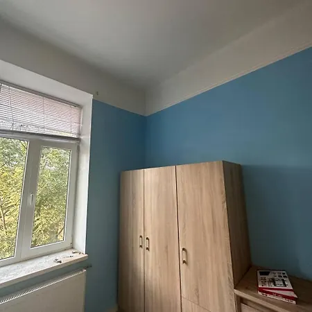 біля залізничного вокзалу вулиця олени степанівни 33б Apartment