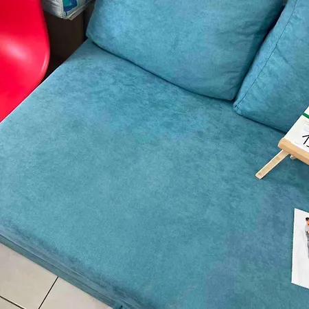 біля залізничного вокзалу вулиця олени степанівни 33б *