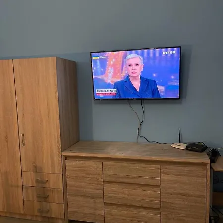 біля залізничного вокзалу вулиця олени степанівни 33б Apartment