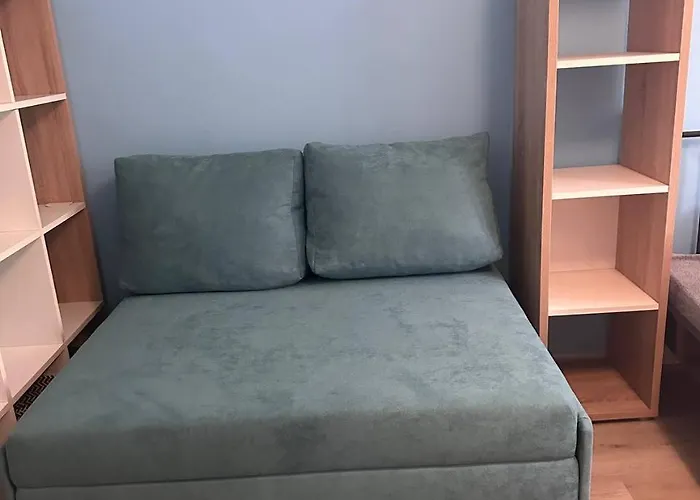 біля залізничного вокзалу вулиця олени степанівни 33б *